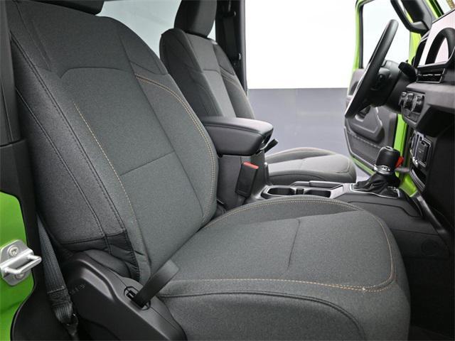 new 2025 Jeep Wrangler car, priced at $34,107