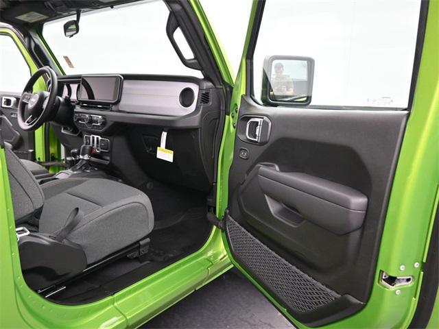 new 2025 Jeep Wrangler car, priced at $34,107