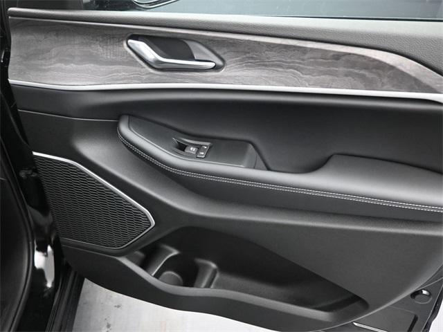 used 2025 Jeep Grand Cherokee car, priced at $42,888