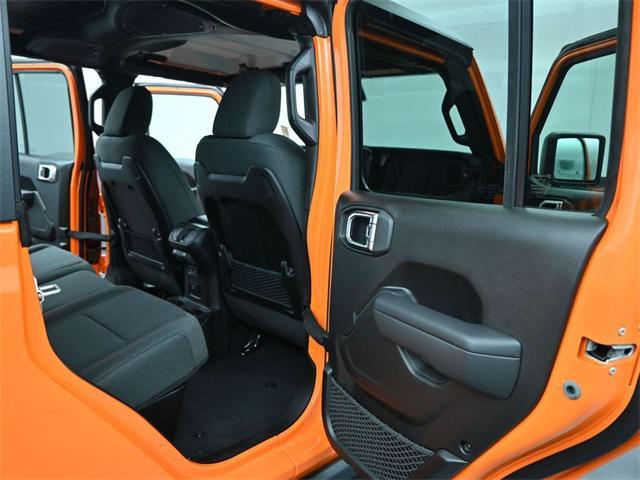 new 2025 Jeep Gladiator car, priced at $42,898