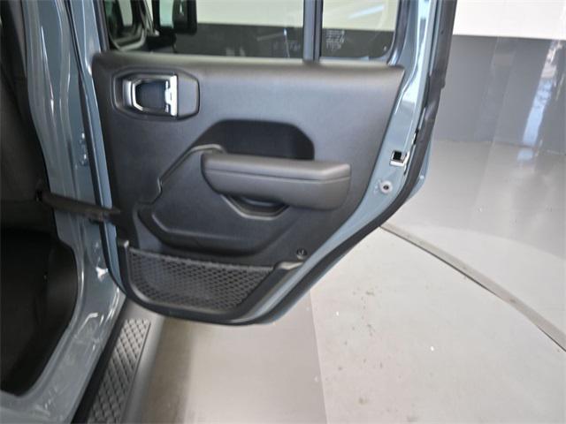 new 2025 Jeep Gladiator car, priced at $40,482