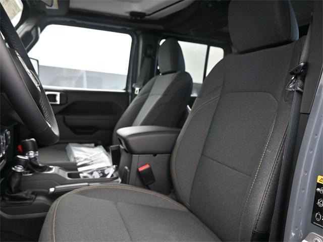 new 2025 Jeep Gladiator car, priced at $40,482