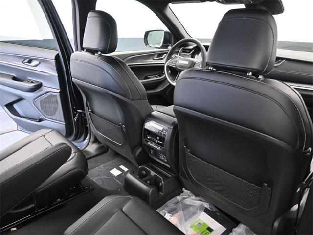 new 2025 Jeep Grand Cherokee L car, priced at $40,035