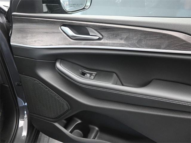 new 2025 Jeep Grand Cherokee L car, priced at $40,035