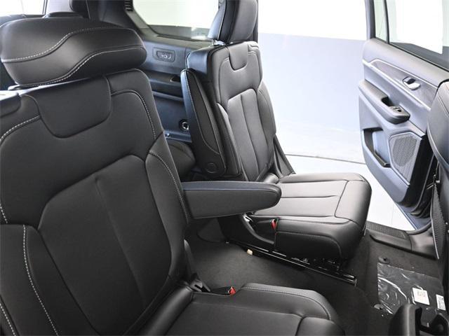 new 2025 Jeep Grand Cherokee L car, priced at $40,035