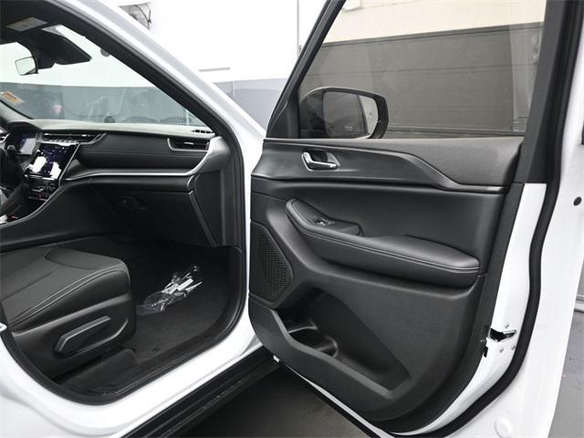 new 2025 Jeep Grand Cherokee L car, priced at $32,962
