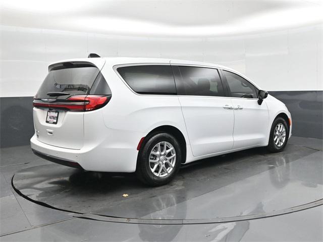 new 2026 Chrysler Pacifica car, priced at $40,014