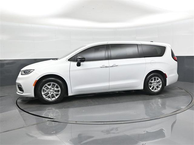 new 2026 Chrysler Pacifica car, priced at $40,014