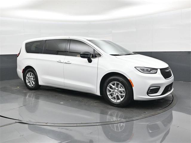 new 2026 Chrysler Pacifica car, priced at $40,014