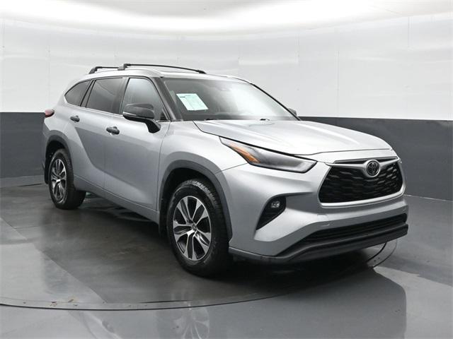used 2021 Toyota Highlander car, priced at $26,488