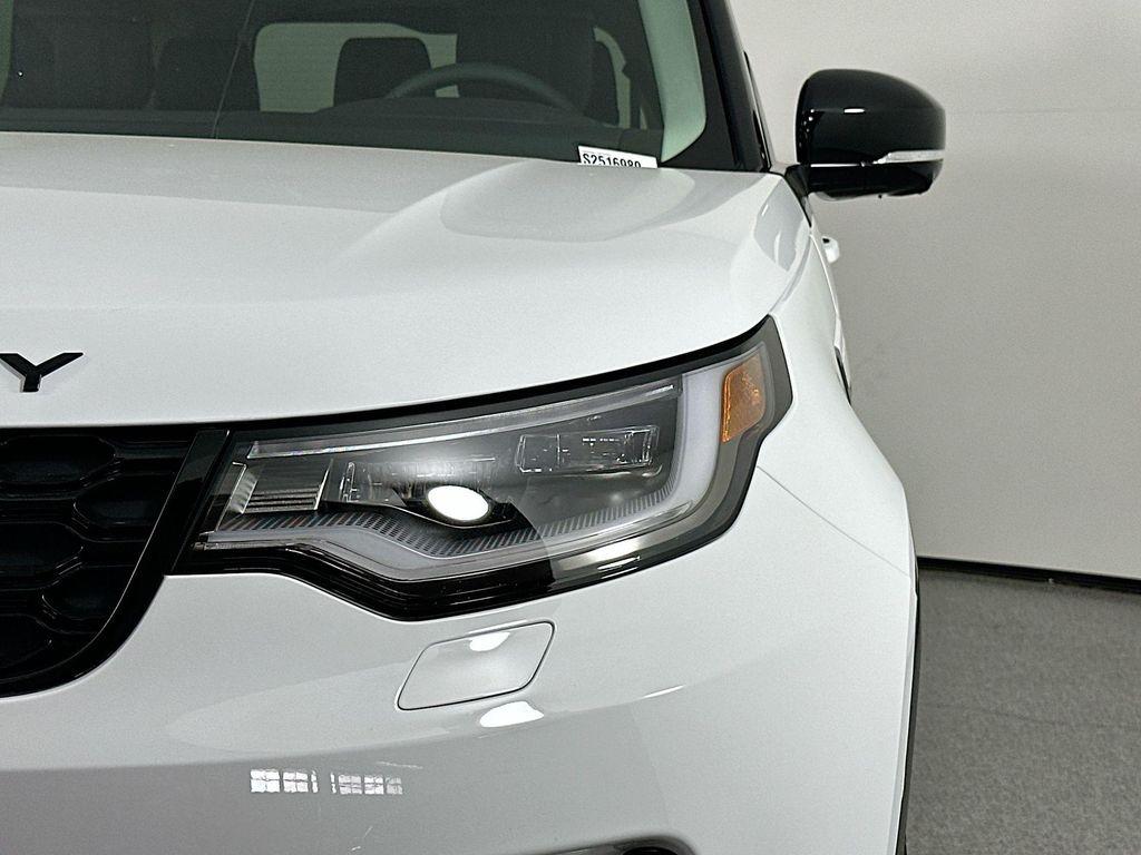 new 2025 Land Rover Discovery car, priced at $74,533