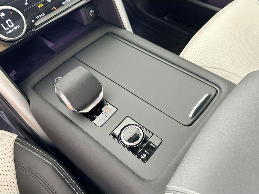 new 2025 Land Rover Discovery car, priced at $74,533