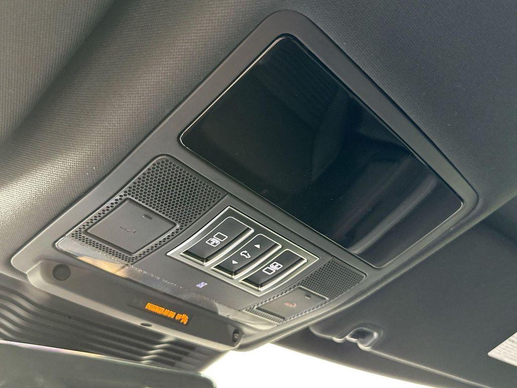 new 2025 Land Rover Discovery car, priced at $75,733