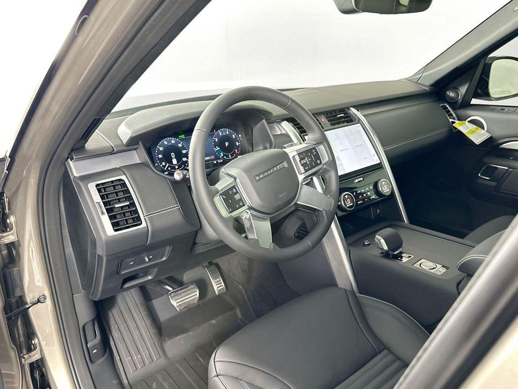 new 2025 Land Rover Discovery car, priced at $75,733