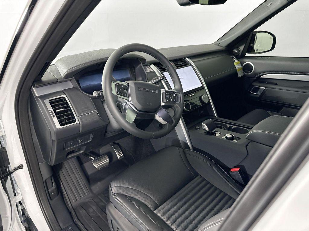 new 2025 Land Rover Discovery car, priced at $72,133