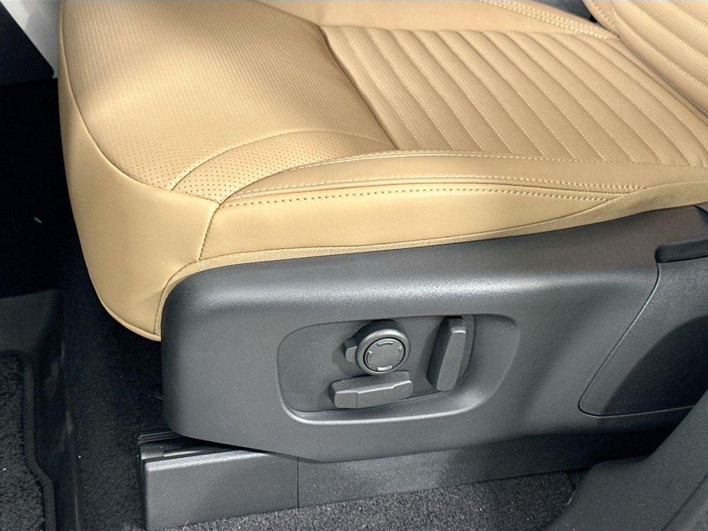 new 2025 Land Rover Discovery car, priced at $74,508