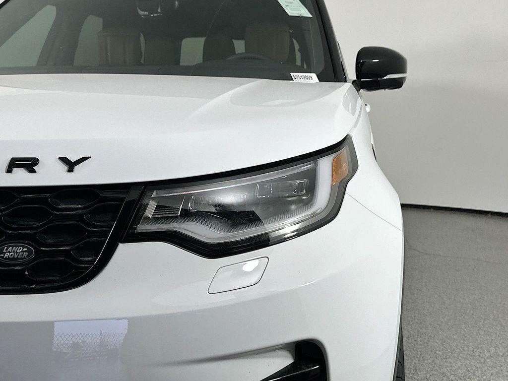 new 2025 Land Rover Discovery car, priced at $74,508