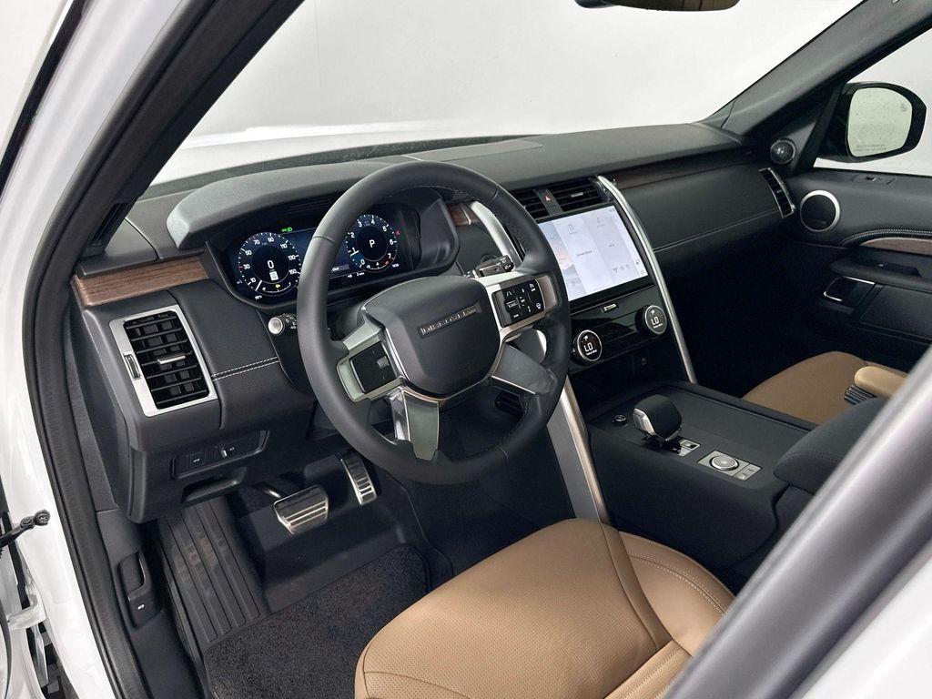 new 2025 Land Rover Discovery car, priced at $74,508