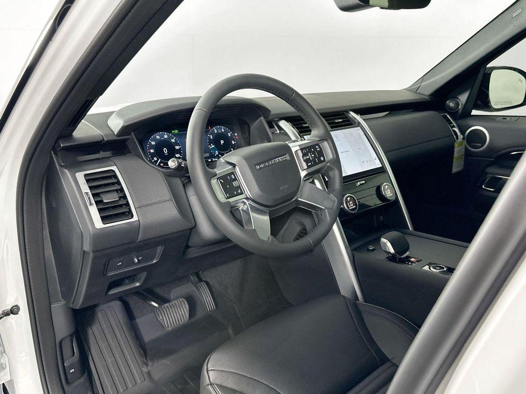 new 2025 Land Rover Discovery car, priced at $65,083