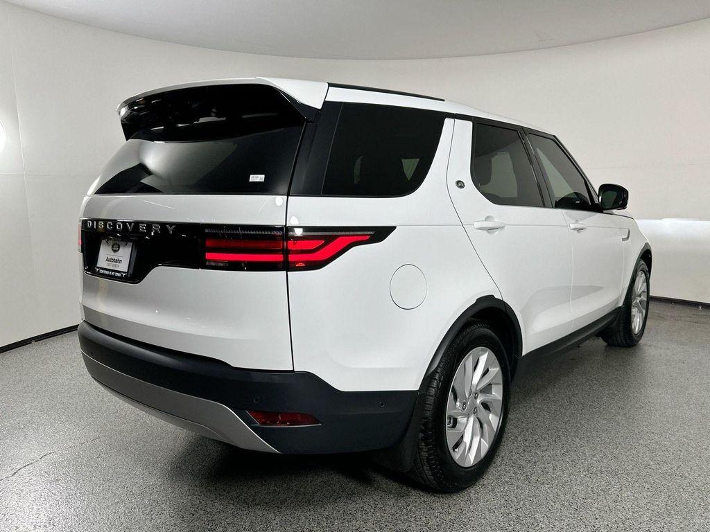 new 2025 Land Rover Discovery car, priced at $65,083