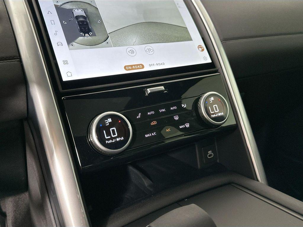 new 2025 Land Rover Discovery car, priced at $65,083