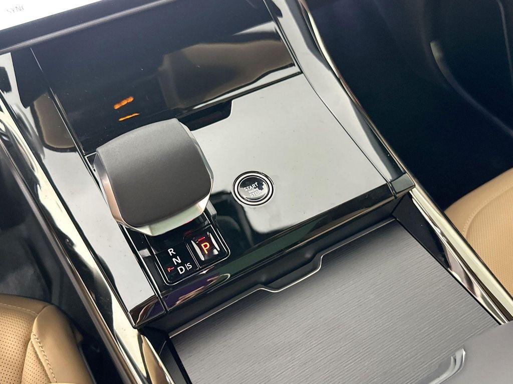 new 2025 Land Rover Range Rover Sport car, priced at $104,470