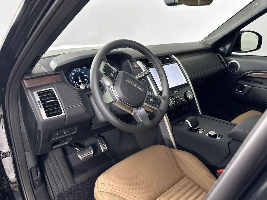 new 2025 Land Rover Discovery car, priced at $83,483