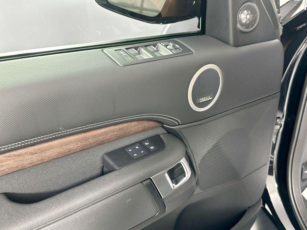 new 2025 Land Rover Discovery car, priced at $83,483