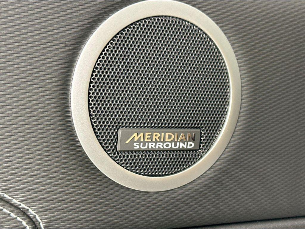 new 2025 Land Rover Discovery car, priced at $83,483