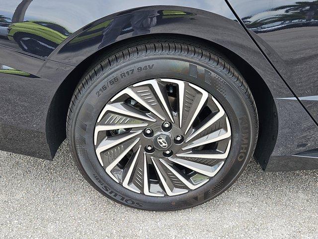 new 2025 Hyundai Sonata Hybrid car, priced at $37,092