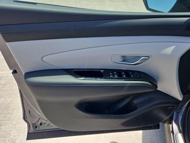 new 2025 Hyundai TUCSON Hybrid car, priced at $40,921
