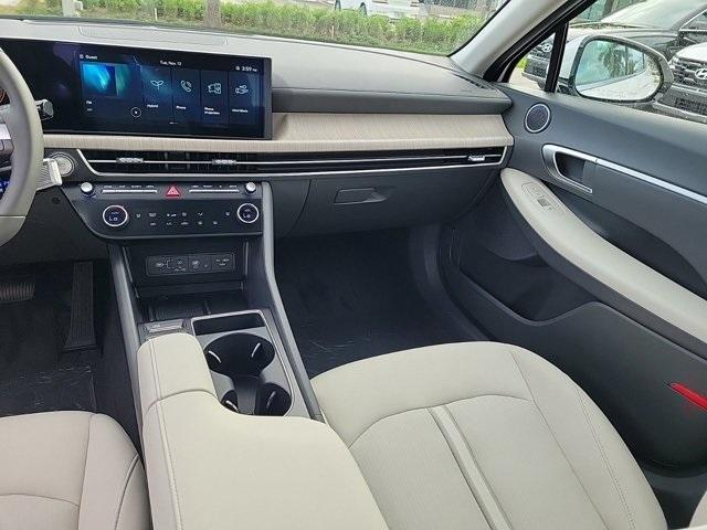 new 2025 Hyundai Sonata Hybrid car, priced at $30,887