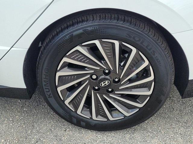 new 2025 Hyundai Sonata Hybrid car, priced at $30,887