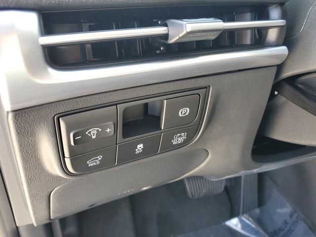 new 2026 Hyundai TUCSON Hybrid car, priced at $33,963