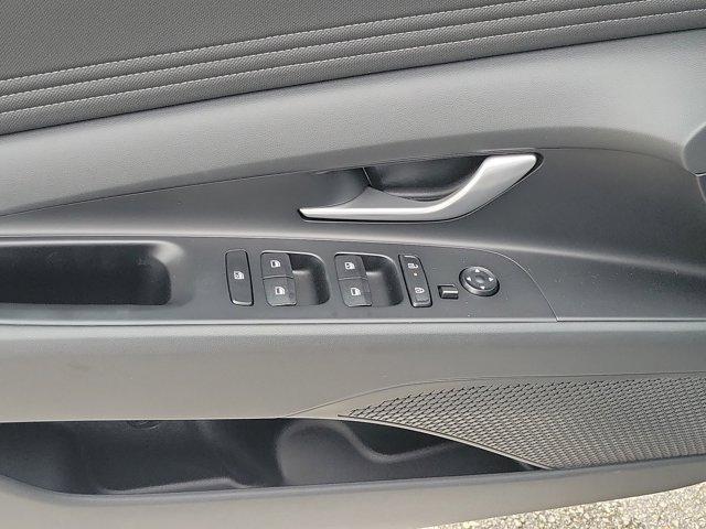 new 2025 Hyundai Elantra car, priced at $27,014