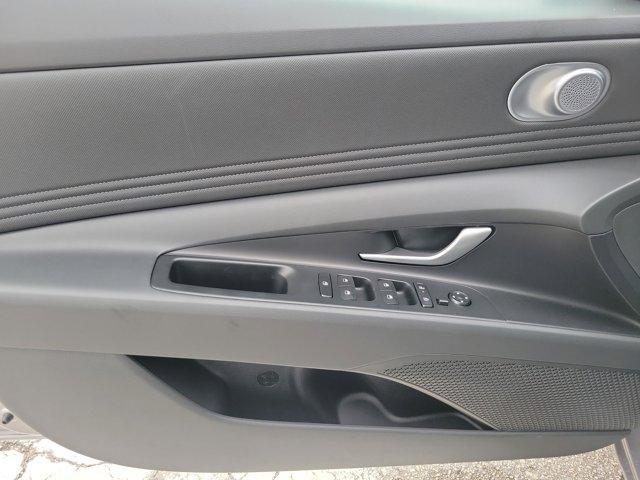 new 2025 Hyundai Elantra car, priced at $27,014