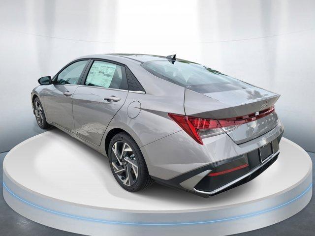 new 2025 Hyundai Elantra car, priced at $27,014