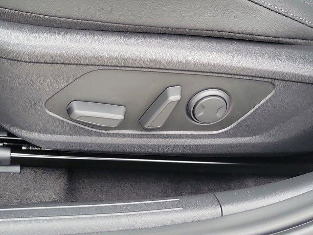 new 2025 Hyundai Elantra car, priced at $27,014