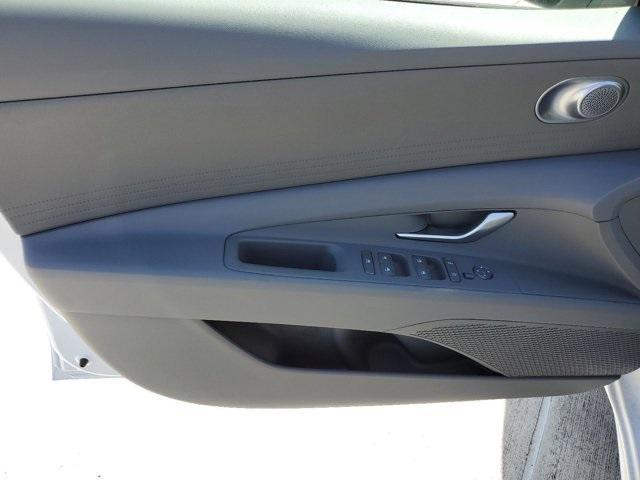 new 2025 Hyundai ELANTRA HEV car, priced at $25,579