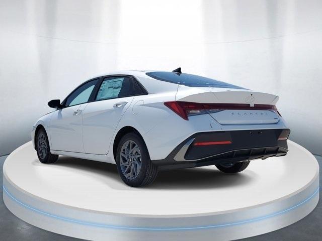 new 2025 Hyundai ELANTRA HEV car, priced at $25,579