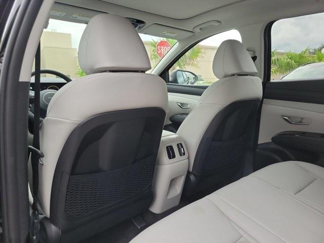 new 2025 Hyundai TUCSON Hybrid car, priced at $39,633