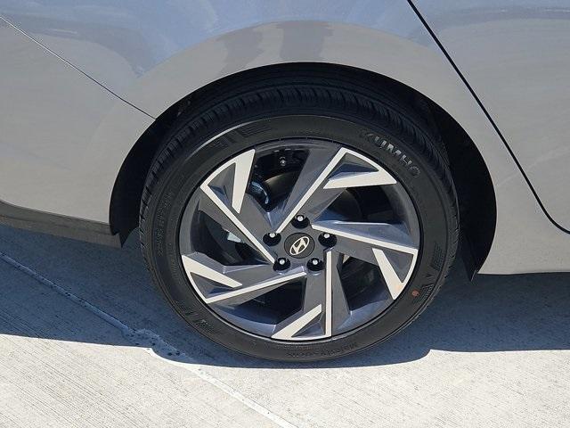 new 2025 Hyundai Elantra car, priced at $23,174