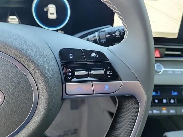 new 2025 Hyundai Elantra car, priced at $25,514