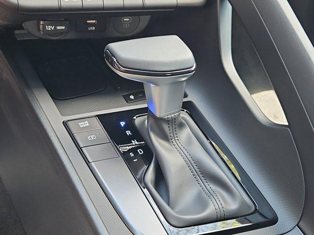 new 2025 Hyundai Elantra car, priced at $23,076