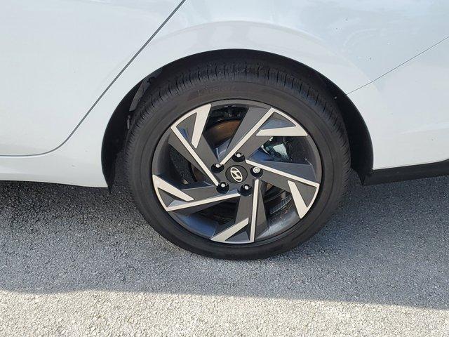 new 2025 Hyundai Elantra car, priced at $25,662