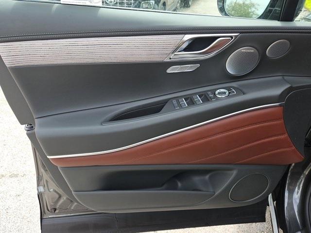new 2025 Genesis GV80 car, priced at $75,428