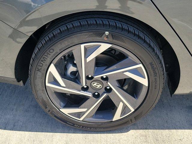 new 2025 Hyundai Elantra car, priced at $23,076