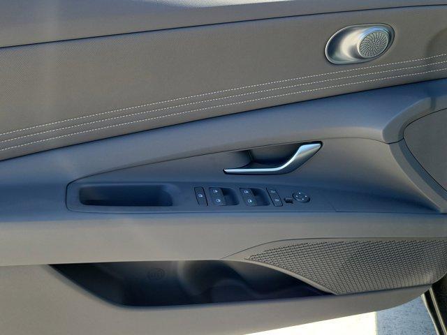 new 2025 Hyundai Elantra car, priced at $23,076