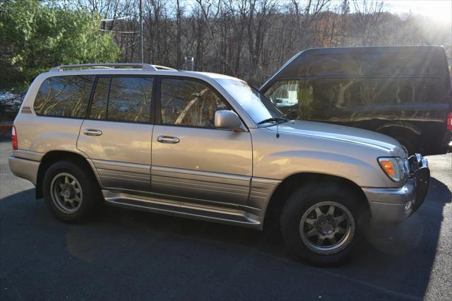 used 2002 Lexus LX 470 car, priced at $16,899