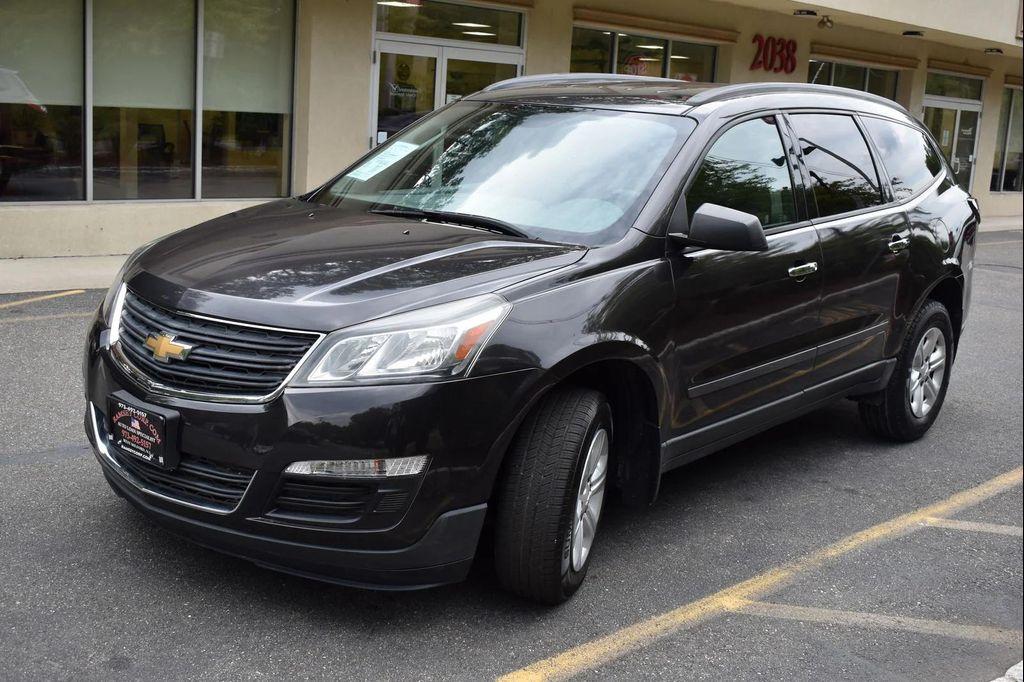 used 2015 Chevrolet Traverse car, priced at $10,499